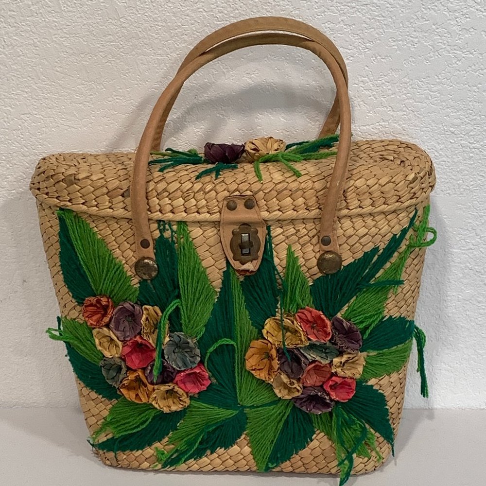Vintage Straw Handbag Purse Floral with Yarn 13x11x4 Dual Handles Metal Hardware